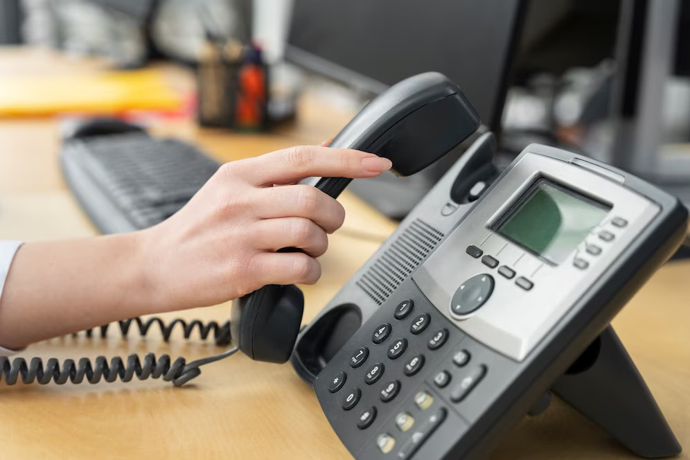 Choosing the Right Business Phone System for Your Small Business - Key Considerations